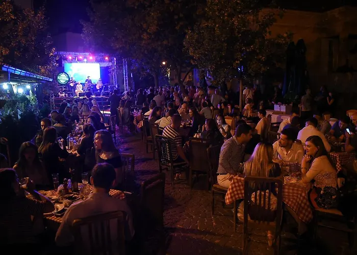 Bohemian Quarter / City Park, Free Parking