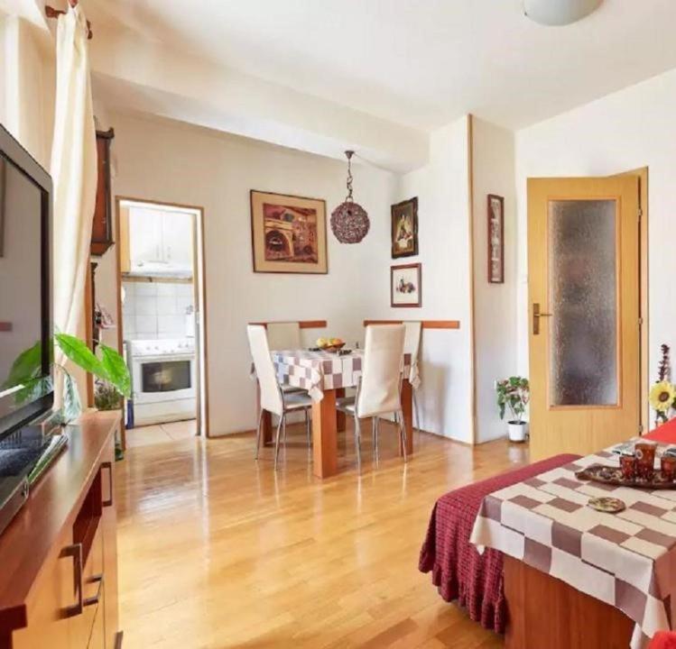 Apartment Bohemian Quarter / Park, Free Parking *